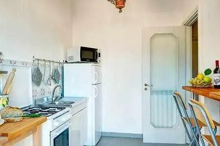 Gocce - Skyline Views In The Heart Of Apartment