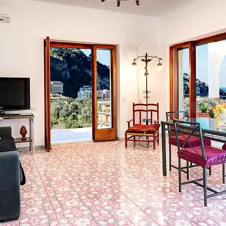 Gocce - Skyline Views In The Heart Of Apartman Sorrento